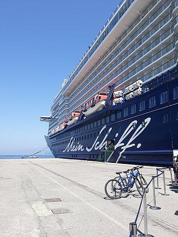 Die Mein Schiff 6 im Hafen