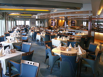 Wie wäre es mit einem Abendessen im Saga Hall?