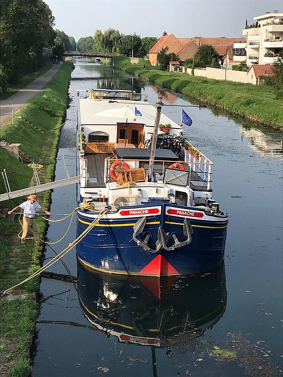Die Panache, ein ehemaliges Frachtschiff Panache.jpg