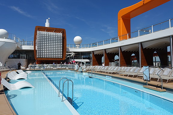 Das Pooldeck DSC03773.JPG